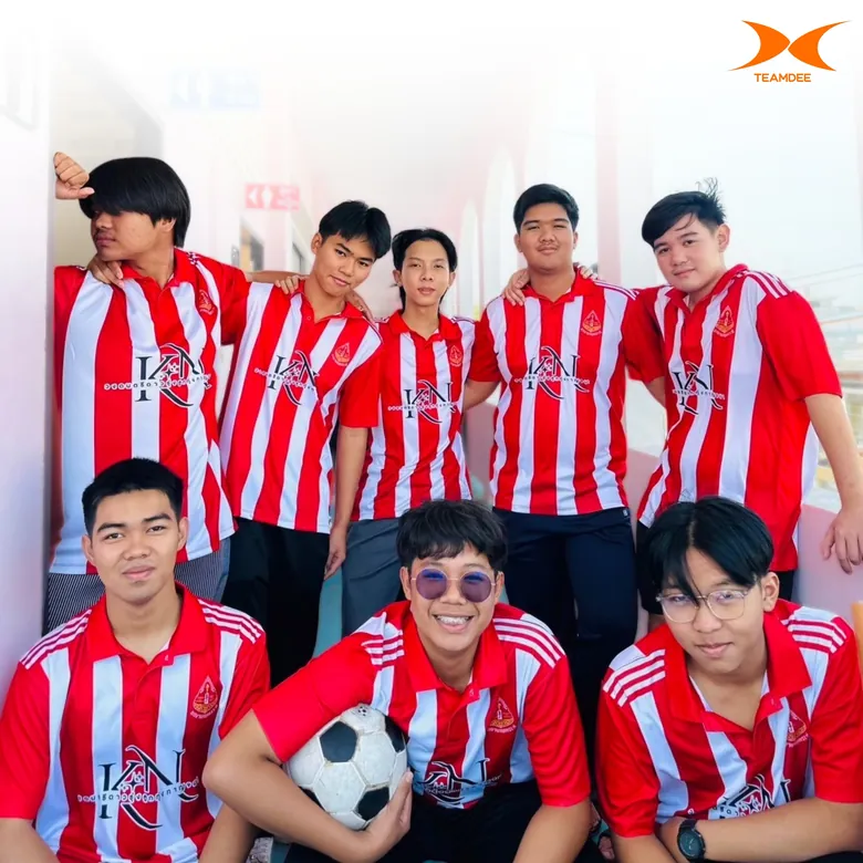 เสื้อมหาลัย/โรงเรียน