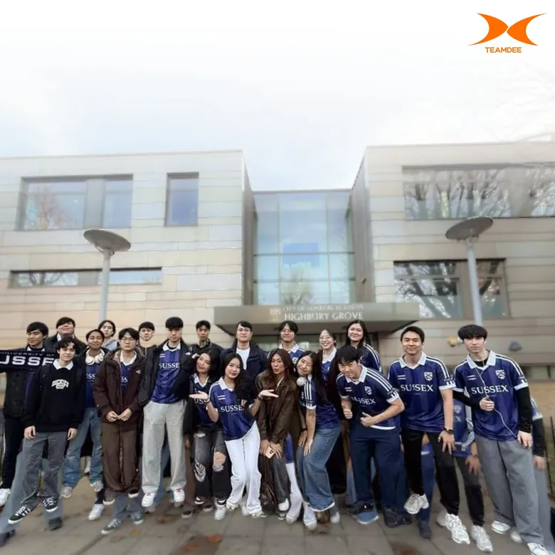 เสื้อมหาลัย/โรงเรียน